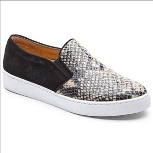 Vionic slip-on shoes